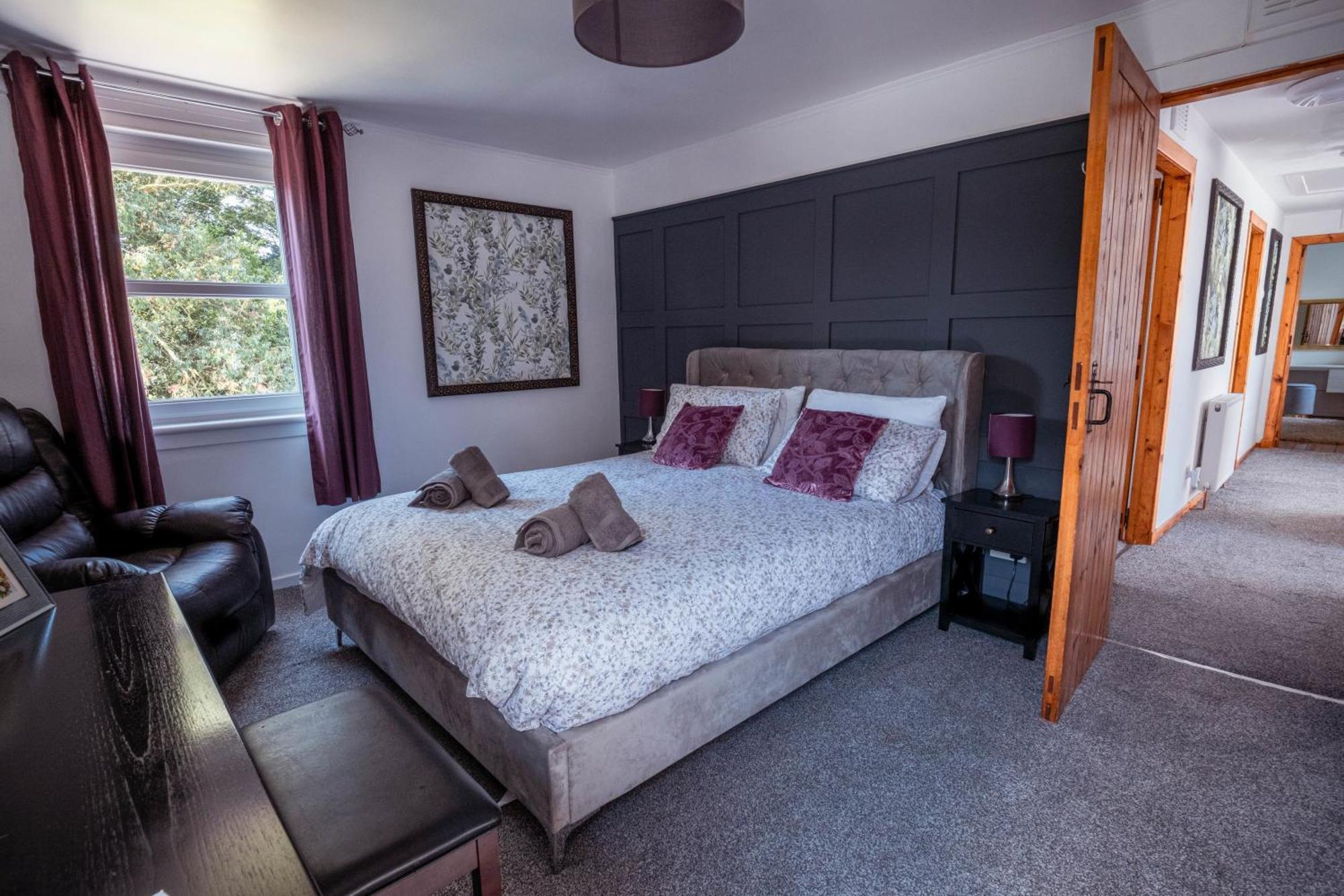 Large Country House With Garden, Outdoor Spa Area & Games Room With Hot Tub And Fire Pit Wigtown Exterior foto